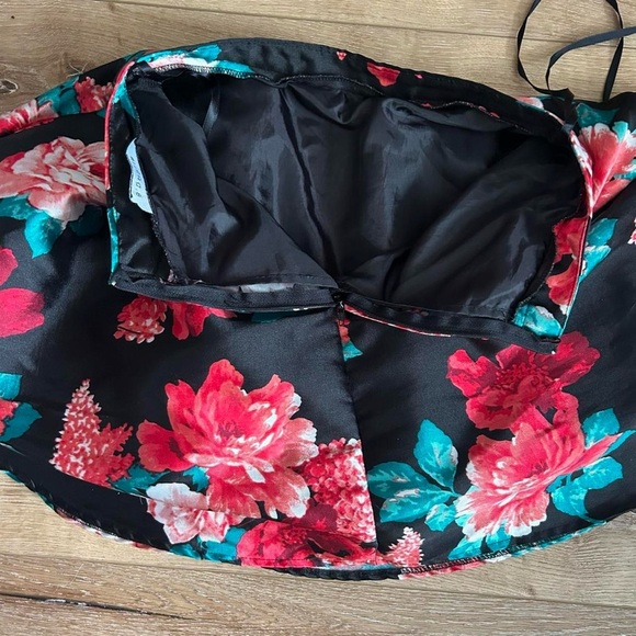 🌸 B Darlin Floral Flare Skirt 🌸 - Picture 8 of 10